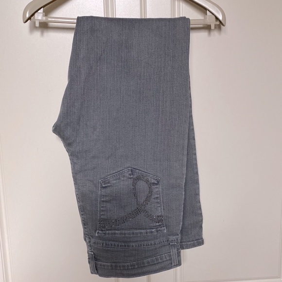 NYDJ GREY JEANS SIZE 10 . - Picture 13 of 15